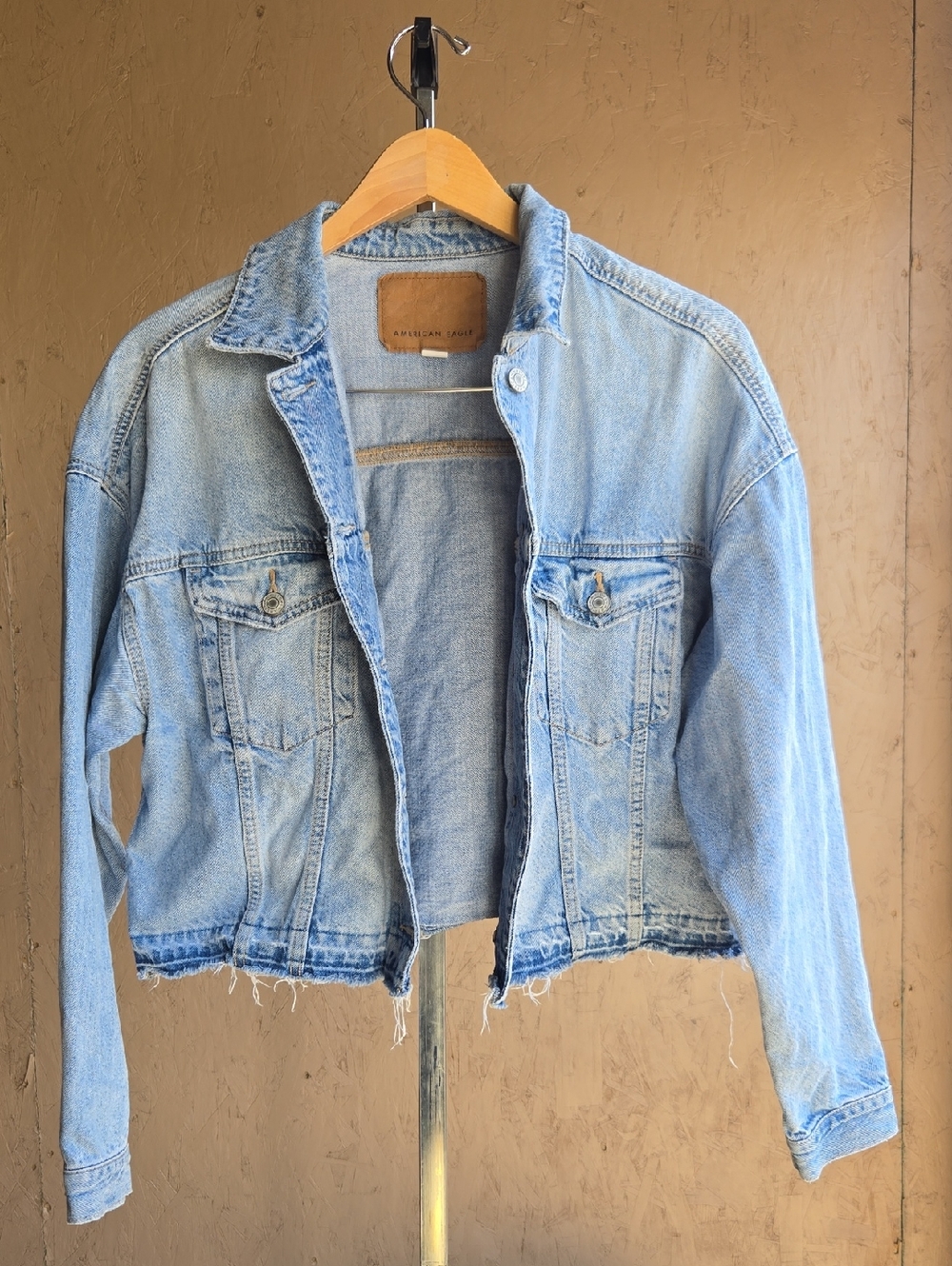 American Eagle Denim Freyed Distressed Trucker Jacket Medium Light Blue